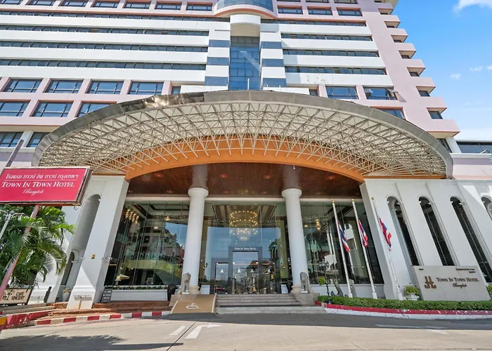 Town In Town 5*