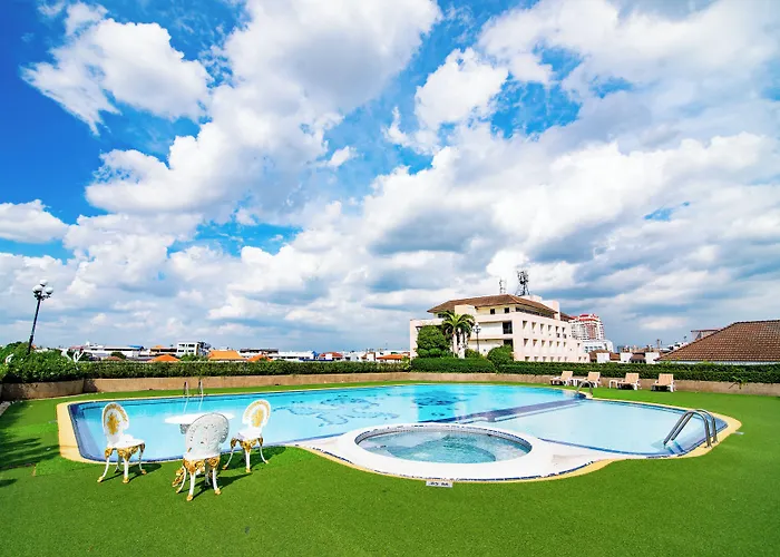 Town In Town Hotel